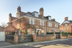 Photo 1- click for photo gallery